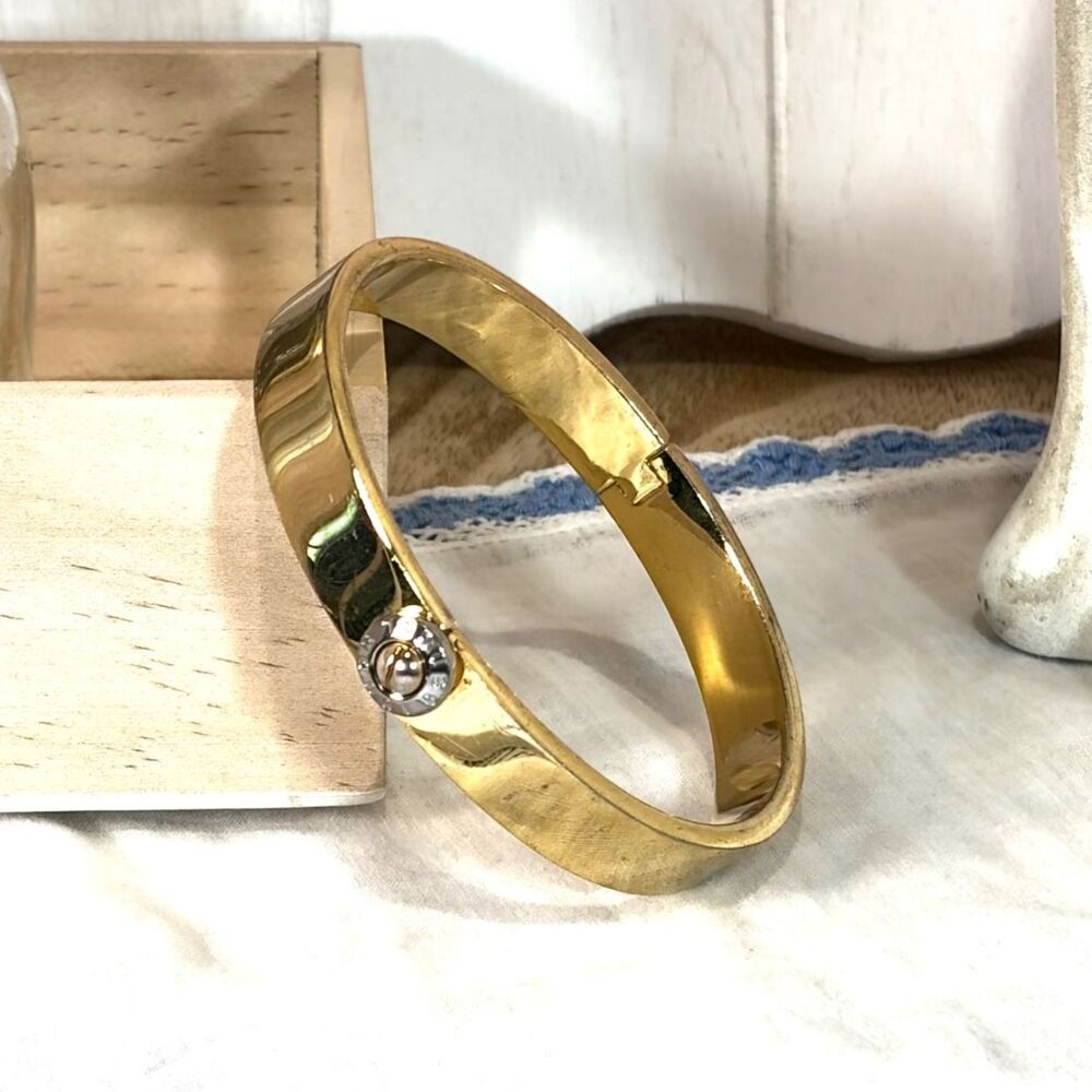 Size 7 Vintage Designer Henri Bendel Gold Tone Hinged Riveted Bangle Bracelet